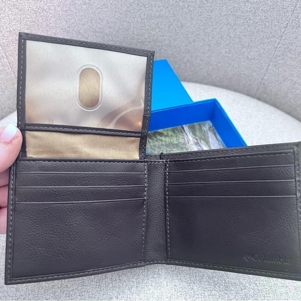 NWT Columbia men’s brown textured wallet
